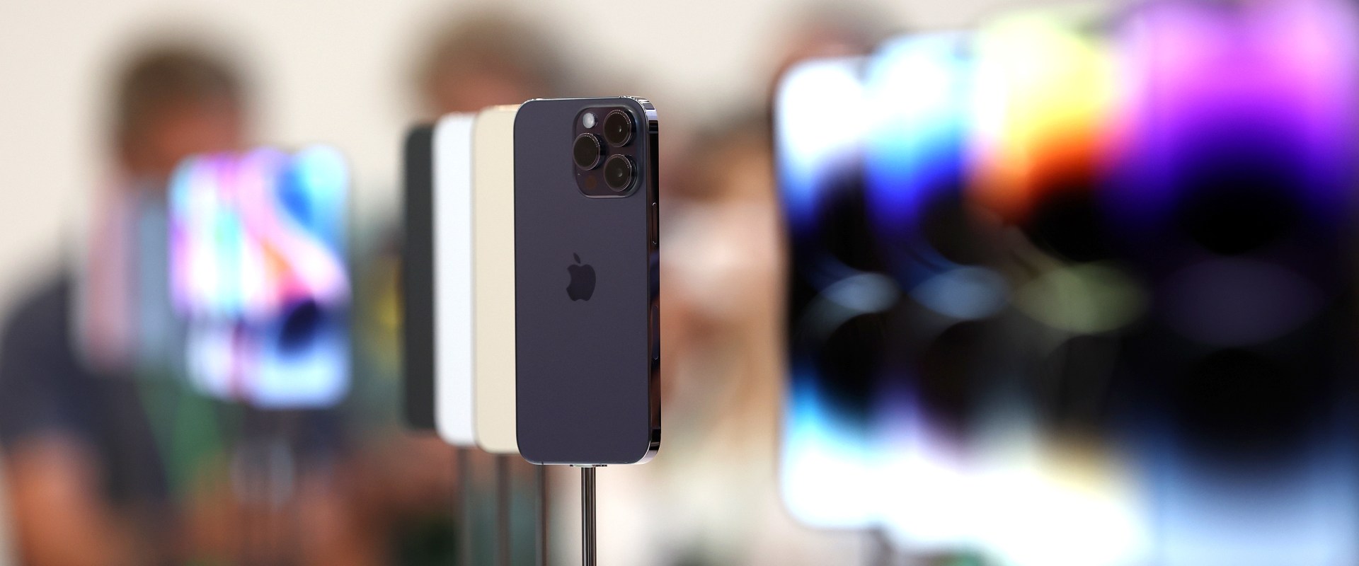 Activating your iPhone with the SIM card